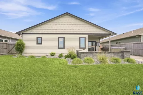 217 Devitt Dr, Harrisburg, SD 57032 photo 40