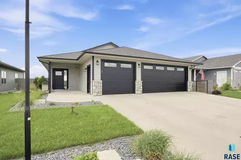 217 Devitt Dr, Harrisburg, SD 57032 photo 2