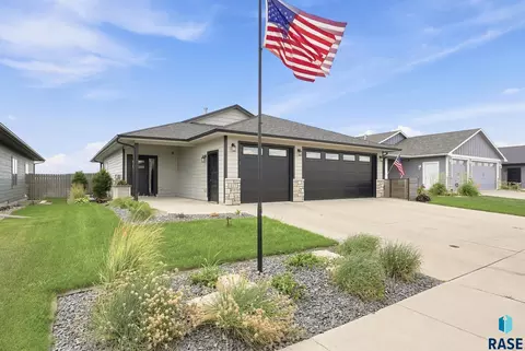 217 Devitt Dr, Harrisburg, SD 57032 photo 1