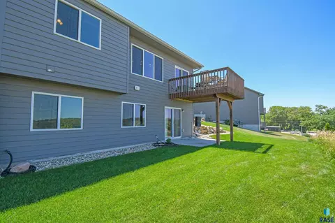 Exterior - N Archer Dr, Sioux Falls, SD 57103 photo 12 of 12