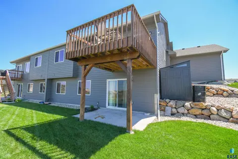Exterior - N Archer Dr, Sioux Falls, SD 57103 photo 9 of 12