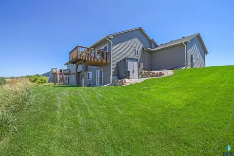 Exterior - N Archer Dr, Sioux Falls, SD 57103 photo 3 of 12