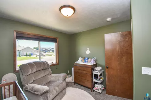 Bedroom - N Archer Dr, Sioux Falls, SD 57103 photo 6 of 13