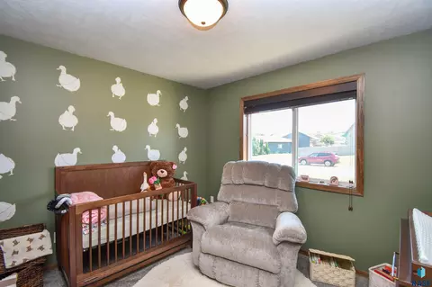 Bedroom - N Archer Dr, Sioux Falls, SD 57103 photo 5 of 13