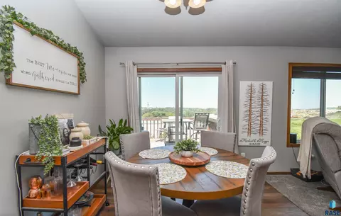 Dining - N Archer Dr, Sioux Falls, SD 57103 photo 2 of 3