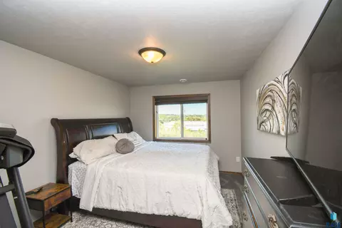 Bedroom - N Archer Dr, Sioux Falls, SD 57103 photo 8 of 13