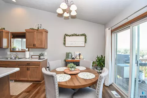 Dining - N Archer Dr, Sioux Falls, SD 57103 photo 1 of 3