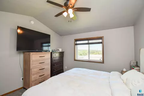 Bedroom - N Archer Dr, Sioux Falls, SD 57103 photo 4 of 13
