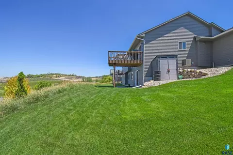 Exterior - N Archer Dr, Sioux Falls, SD 57103 photo 8 of 12