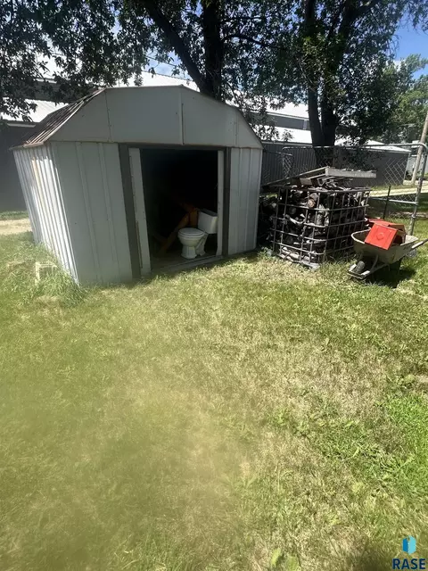 Bath - 100 E Dakota St, Tripp, SD 57376 photo 1 of 3