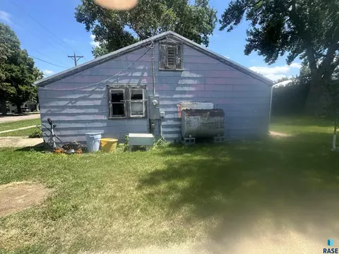 Exterior - 100 E Dakota St, Tripp, SD 57376 photo 6 of 6