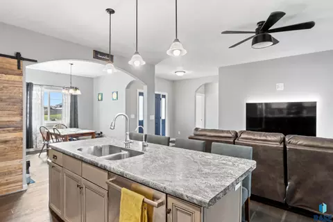 Kitchen - 505 Meadow St, Baltic, SD 57003 photo 3 of 3