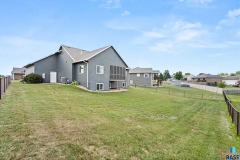 Exterior - 505 Meadow St, Baltic, SD 57003 photo 5 of 6