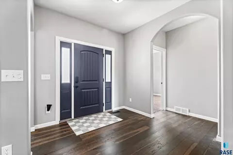 Entry Way - 505 Meadow St, Baltic, SD 57003 photo 1 of 2