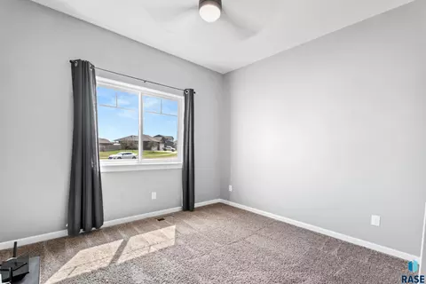 Bedroom - 505 Meadow St, Baltic, SD 57003 photo 9 of 12