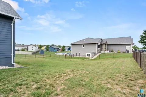 Exterior - 505 Meadow St, Baltic, SD 57003 photo 4 of 6