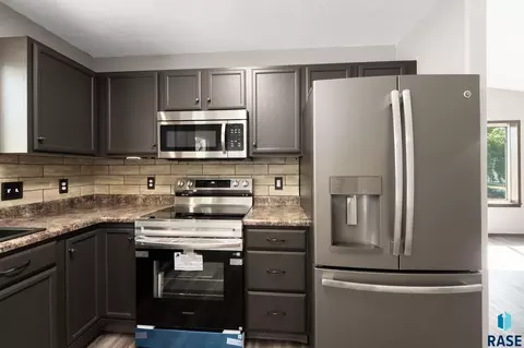 Kitchen - 209 N Steven St N, Worthing, SD 57077 photo 2 of 5