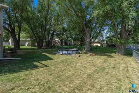 Exterior - 209 N Steven St N, Worthing, SD 57077 photo 7 of 10