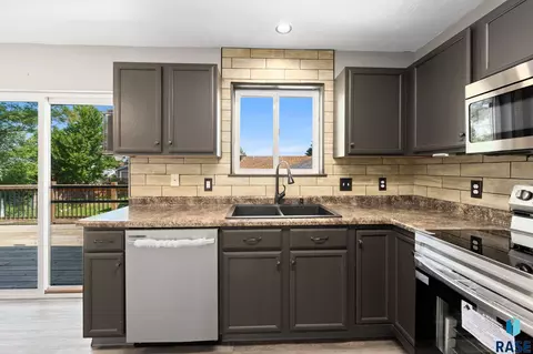 Kitchen - 209 N Steven St N, Worthing, SD 57077 photo 3 of 5