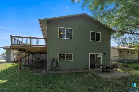 Exterior - 209 N Steven St N, Worthing, SD 57077 photo 5 of 10