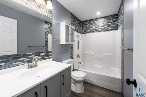 Bath - 209 N Steven St N, Worthing, SD 57077 photo 1 of 3