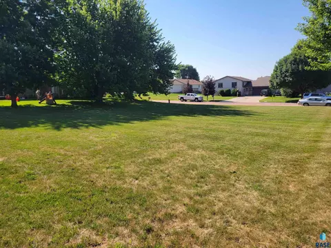 508 Northfield St, Garretson, SD 57030 photo 5