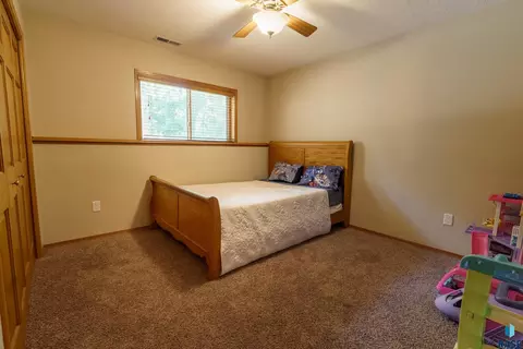 Bedroom - 1920 E Tracy Ln, Sioux Falls, SD 57103 photo 3 of 3