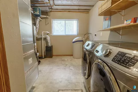 Other - 1920 E Tracy Ln, Sioux Falls, SD 57103 photo 5 of 9