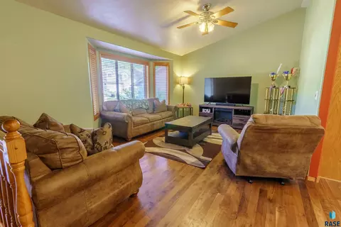 Living - 1920 E Tracy Ln, Sioux Falls, SD 57103 photo 1 of 2