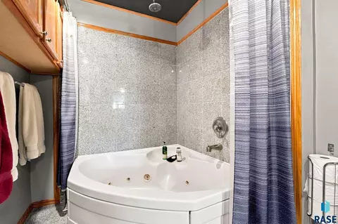 Bath - 6600 W 56th St, Sioux Falls, SD 57106 photo 1 of 4