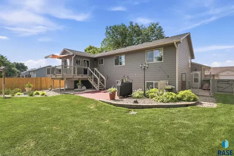 Exterior - 6600 W 56th St, Sioux Falls, SD 57106 photo 5 of 11