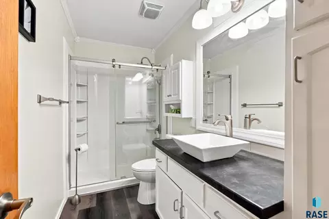 Bath - 6600 W 56th St, Sioux Falls, SD 57106 photo 4 of 4