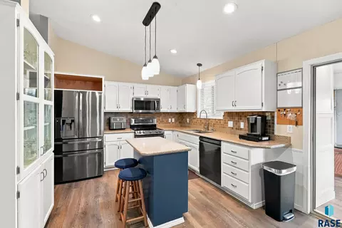 Kitchen - 6600 W 56th St, Sioux Falls, SD 57106 photo 1 of 4