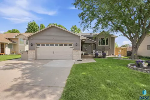 Exterior - 6600 W 56th St, Sioux Falls, SD 57106 photo 9 of 11