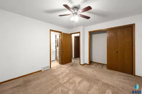 Bedroom - 1108 E Dove Trl, Sioux Falls, SD 57108 photo 2 of 8