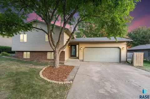 1108 E Dove Trl, Sioux Falls, SD 57108