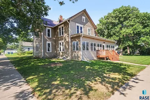 Exterior - 420 W 7th St, Canton, SD 57013 photo 1 of 5