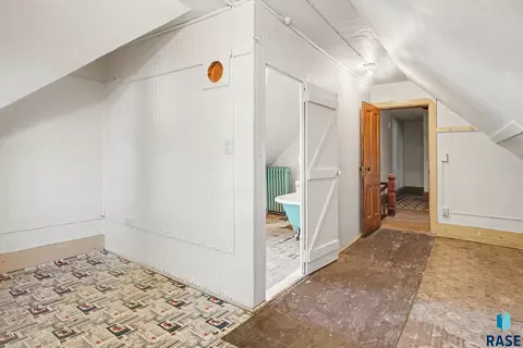 Entry Way - 420 W 7th St, Canton, SD 57013 photo 3 of 3