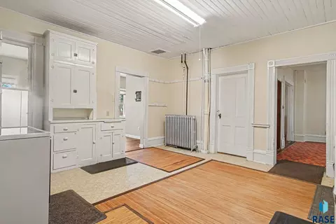 Entry Way - 420 W 7th St, Canton, SD 57013 photo 1 of 3