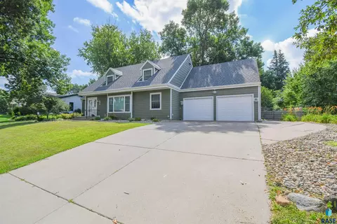 Exterior - Edgewood Rd, Sioux Falls, SD 57103 photo 2 of 5