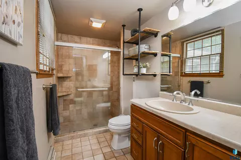 Bath - Edgewood Rd, Sioux Falls, SD 57103 photo 2 of 4