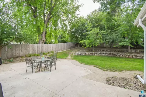 Exterior - Edgewood Rd, Sioux Falls, SD 57103 photo 3 of 5