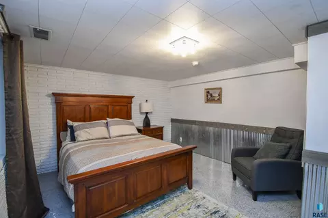 Bedroom - Edgewood Rd, Sioux Falls, SD 57103 photo 8 of 8