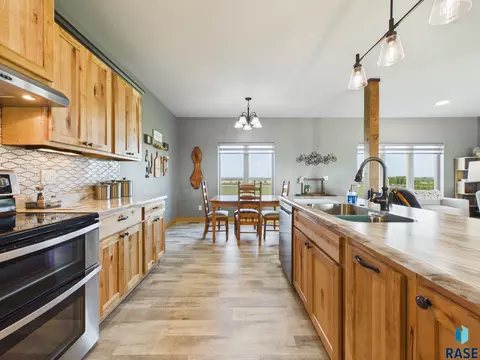 Kitchen - 47504 Pony Meadow Ct, Renner, SD 57055 photo 3 of 6