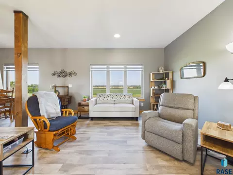 Living - 47504 Pony Meadow Ct, Renner, SD 57055 photo 6 of 11