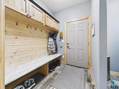 Entry Way - 47504 Pony Meadow Ct, Renner, SD 57055 photo 7 of 7