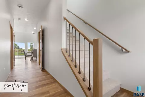 Entry Way - 5727 E Avett Pl, Sioux Falls, SD 57108 photo 2 of 3