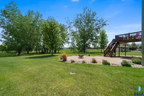 Exterior - 3708 E Wakefield Cir, Sioux Falls, SD 57103 photo 8 of 9