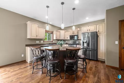 Kitchen - 3708 E Wakefield Cir, Sioux Falls, SD 57103 photo 1 of 7