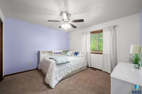 Bedroom - 3708 E Wakefield Cir, Sioux Falls, SD 57103 photo 5 of 7